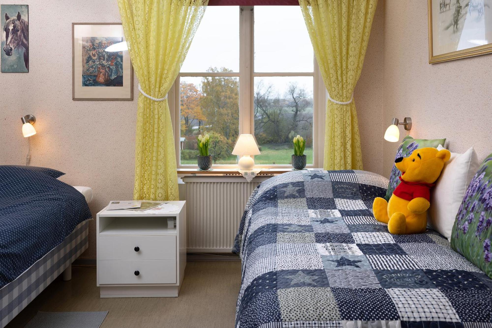 Christinas Gaestgifveri B&B Ervalla Kültér fotó