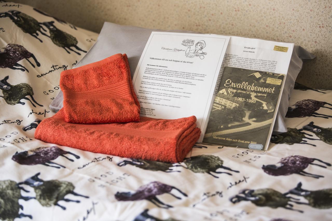 Christinas Gaestgifveri B&B Ervalla Kültér fotó